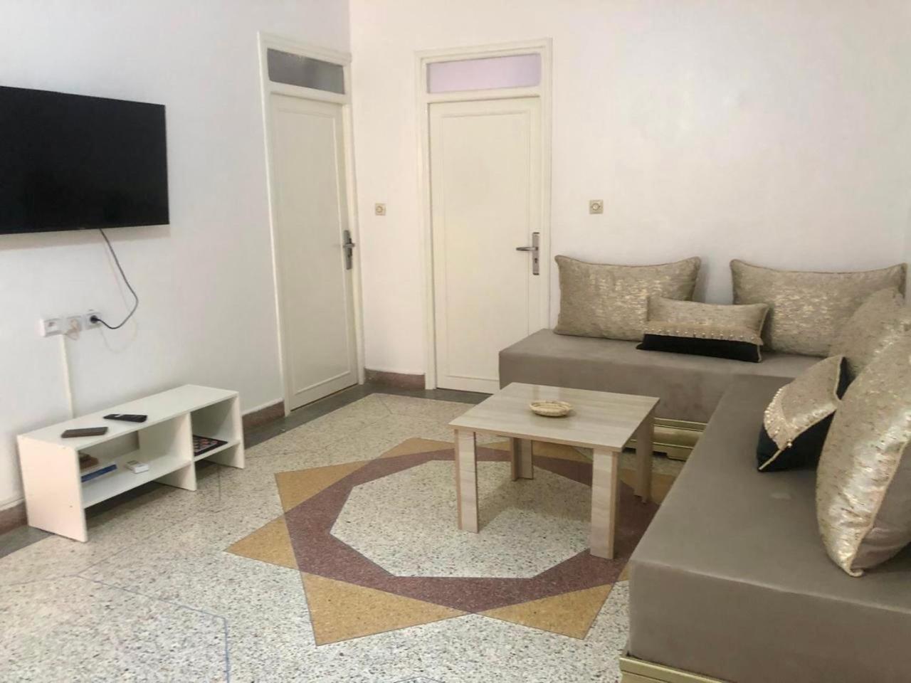 Karaz Homestay Grand Appartement Avec Rooftop Monte Arrouit 외부 사진